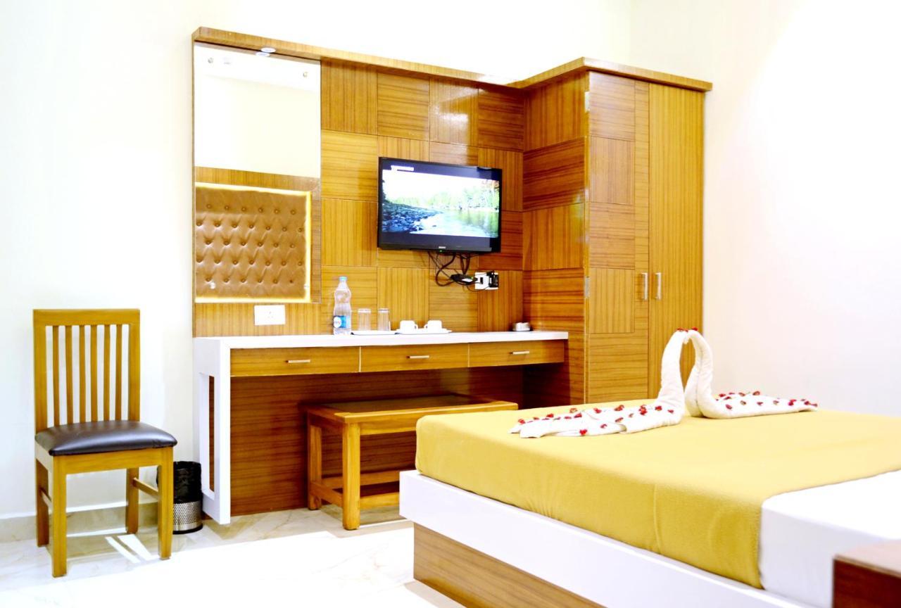 Hotel Tr Residency Pondicherry Esterno foto