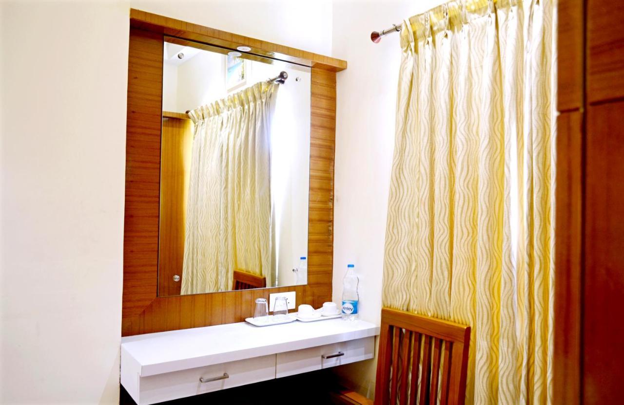 Hotel Tr Residency Pondicherry Esterno foto